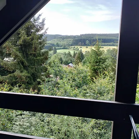 Op Recreatiepark Petite Suisse Met Zwembad