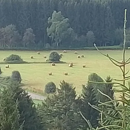 Op Recreatiepark Petite Suisse Met Zwembad بيت للعطل Dochamps
