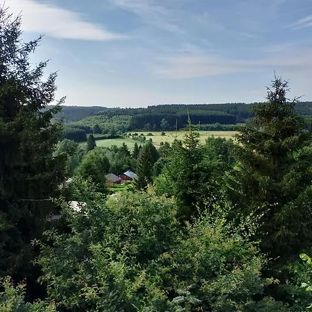 Op Recreatiepark Petite Suisse Met Zwembad Dochamps